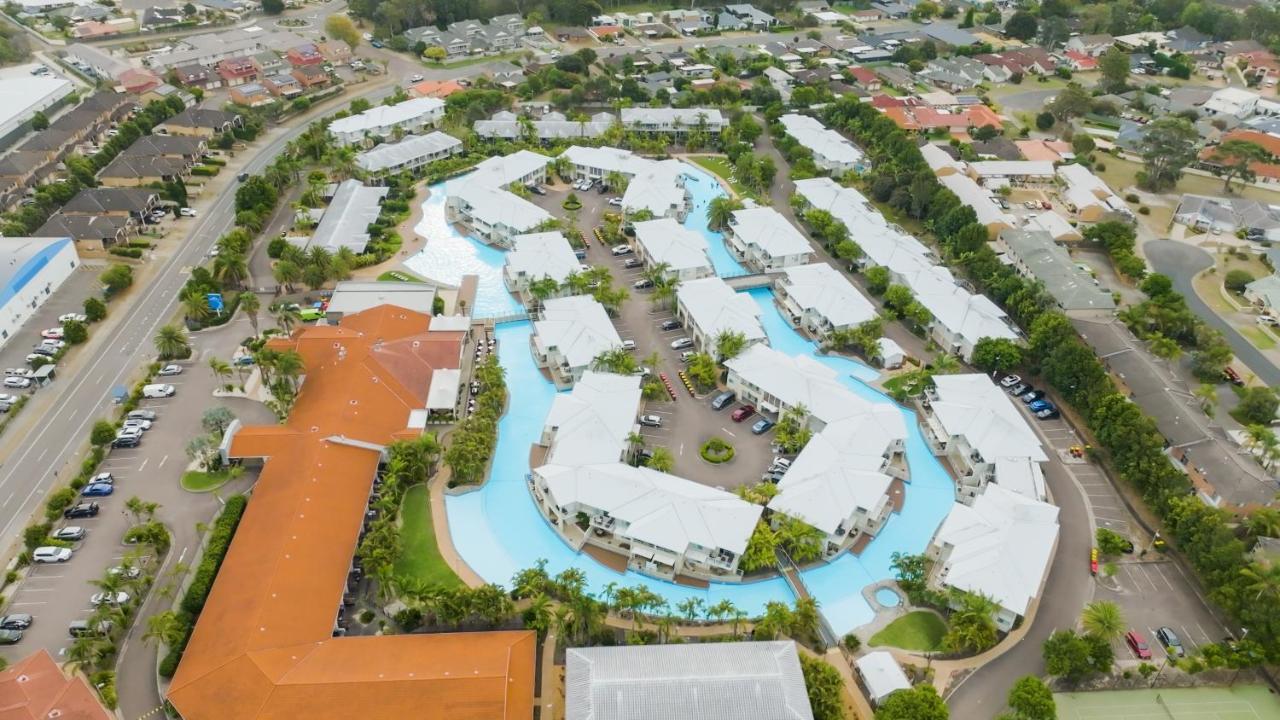 Oaks Port Stephens Pacific Blue Resort サラマンダー・ベイ エクステリア 写真