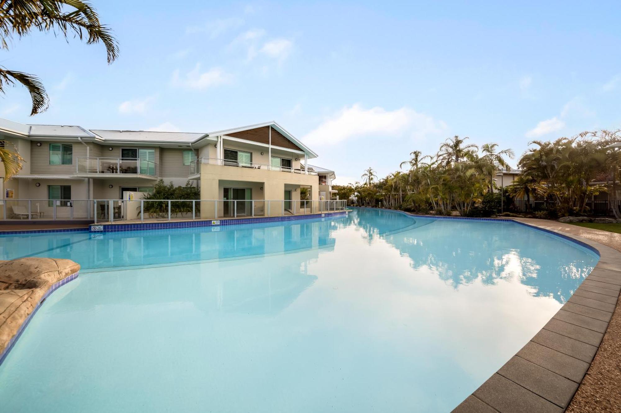 Oaks Port Stephens Pacific Blue Resort サラマンダー・ベイ エクステリア 写真