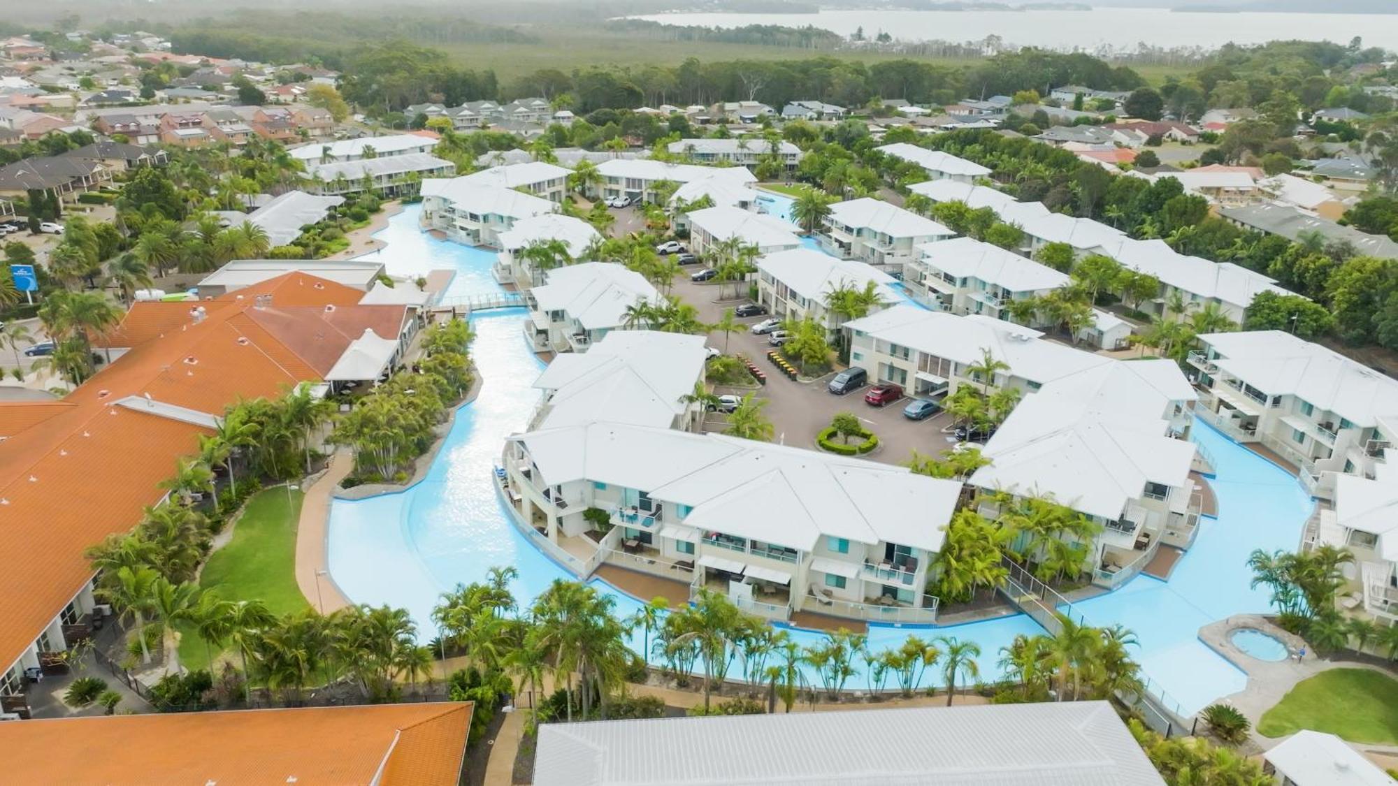 Oaks Port Stephens Pacific Blue Resort サラマンダー・ベイ エクステリア 写真
