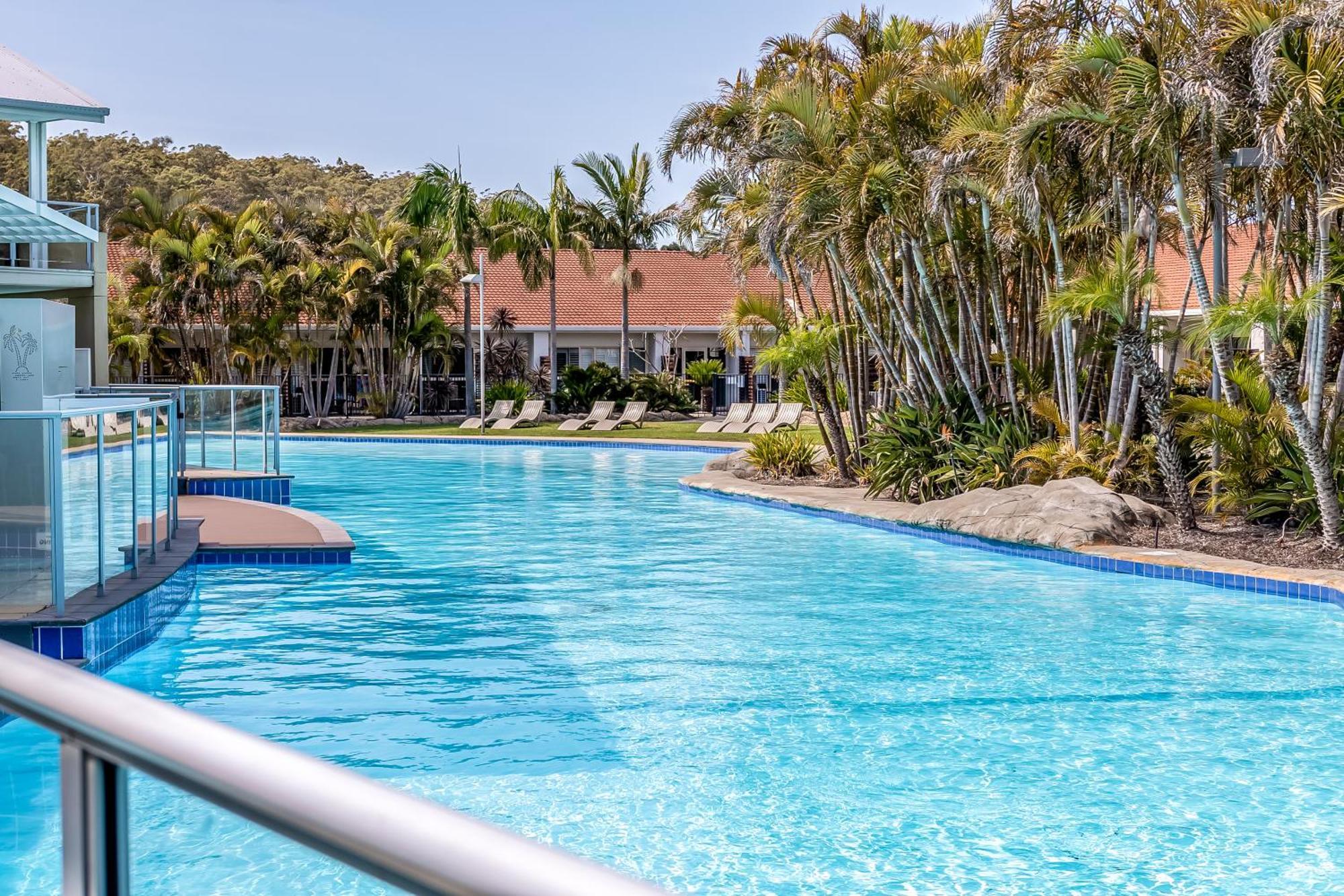 Oaks Port Stephens Pacific Blue Resort サラマンダー・ベイ エクステリア 写真