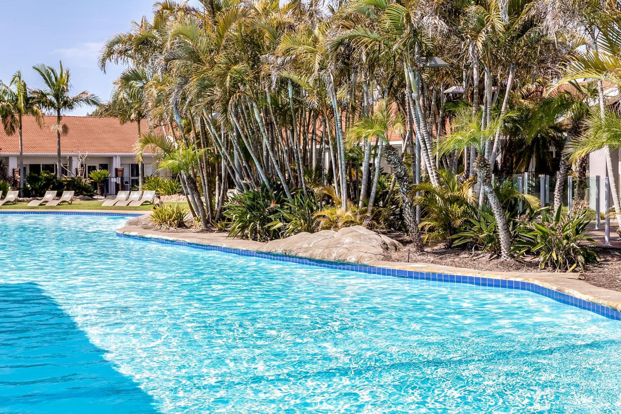 Oaks Port Stephens Pacific Blue Resort サラマンダー・ベイ エクステリア 写真
